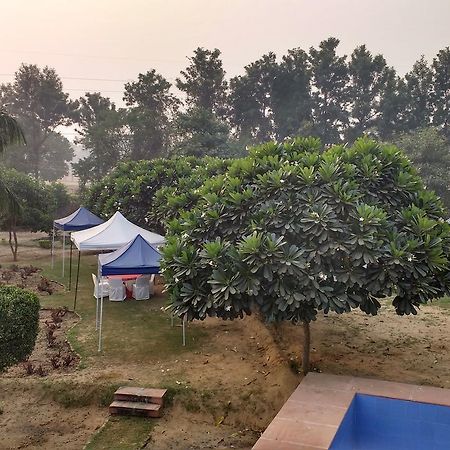 Club Awara Holiday Resort มาเนซาร์ ภายนอก รูปภาพ